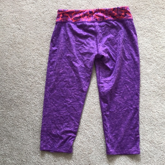 Under armor capris - Picture 5 of 5